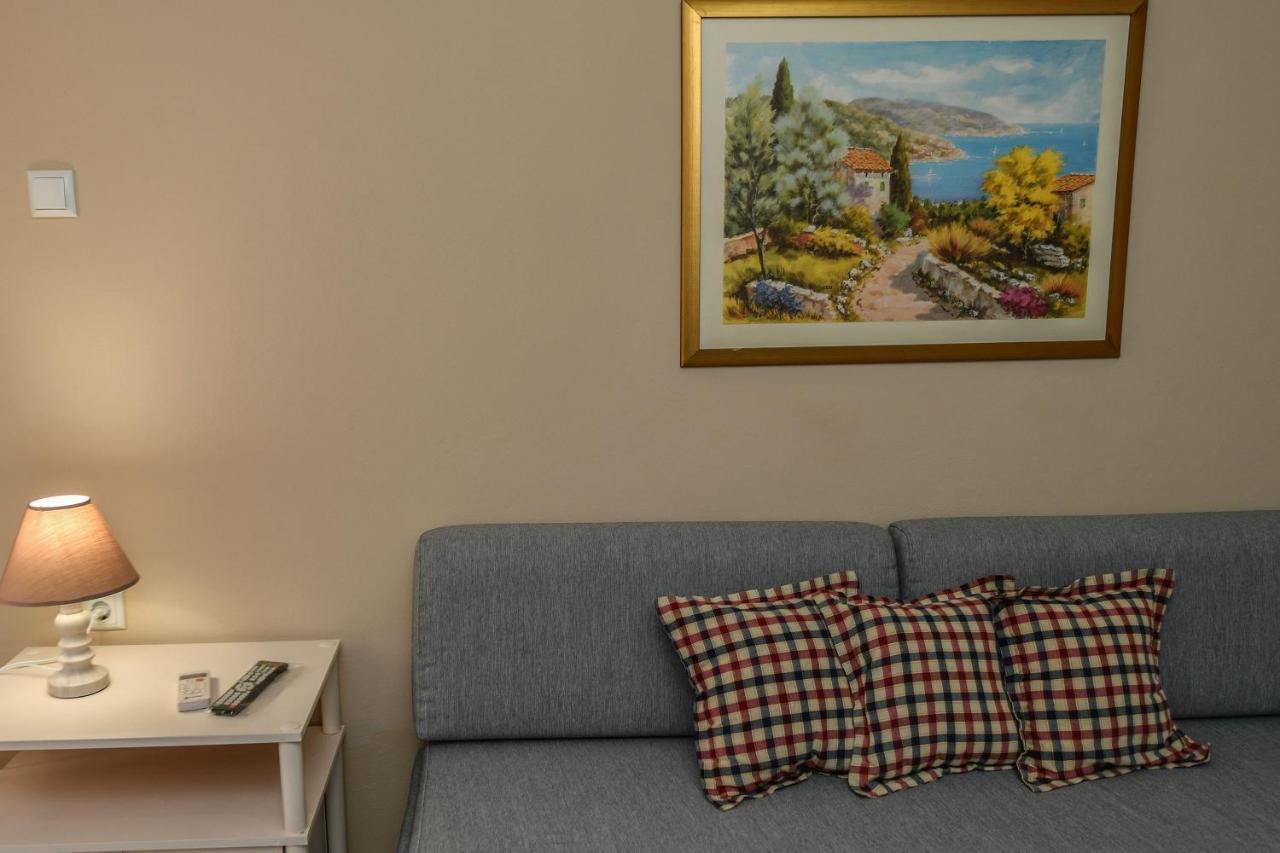 Lida Apartments Kalamata Exterior photo